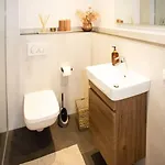 Stilvolle Stadtwohnung Lägenhet *
