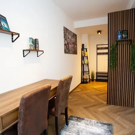 Stilvolle Stadtwohnung Lägenhet *
